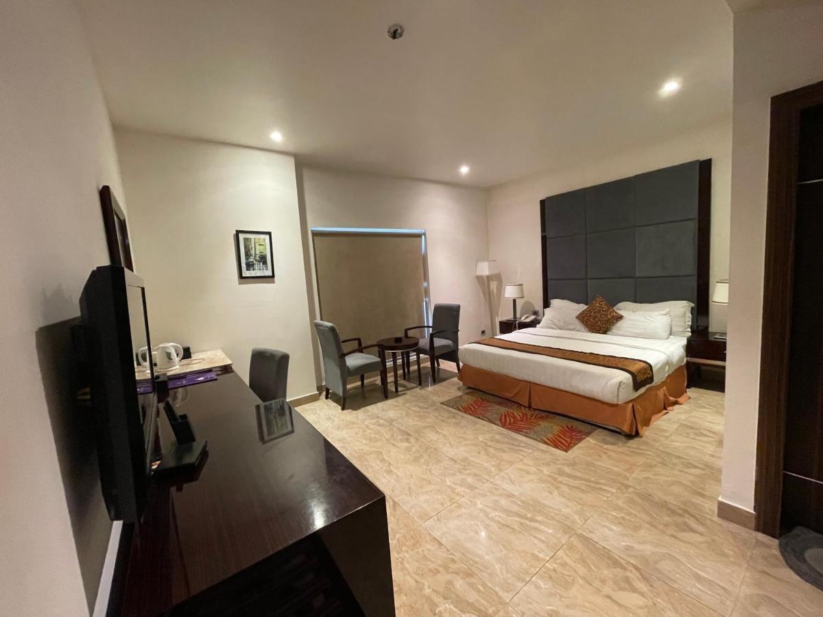 Central Boutique Hotel Moradabad Bagian luar foto