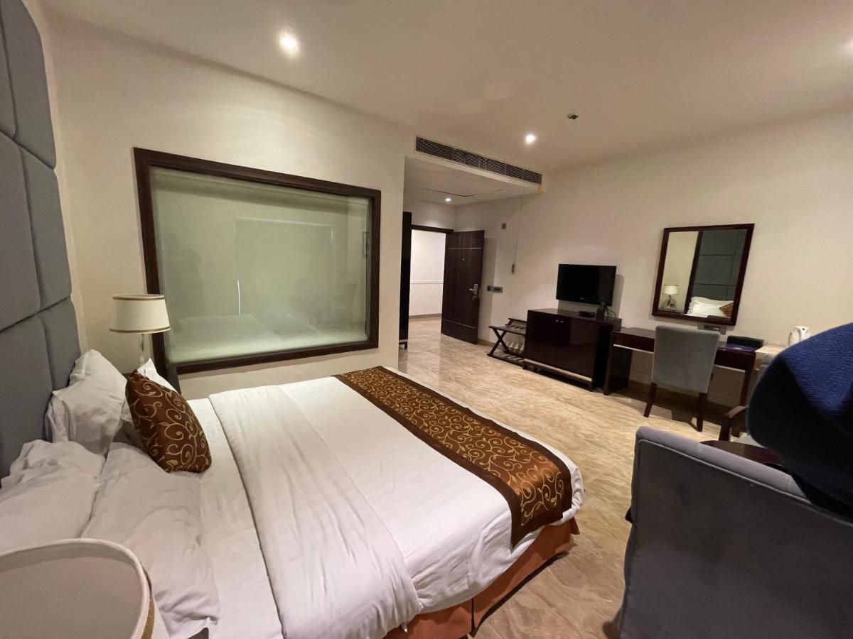 Central Boutique Hotel Moradabad Bagian luar foto